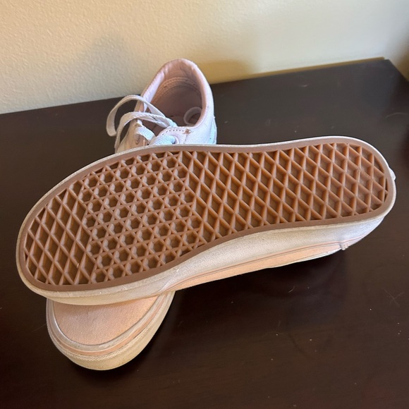 Vans - Picture 3 of 4